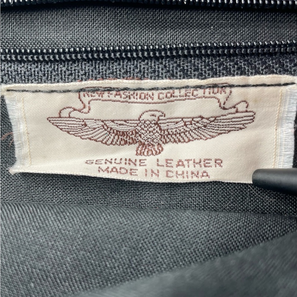 Vintage Leather Black Fold-over Clutch Tassel - Picture 6 of 7